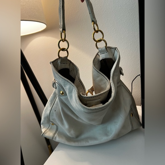 Miu Miu white leather with gold detailing bag - Picture 2 of 8